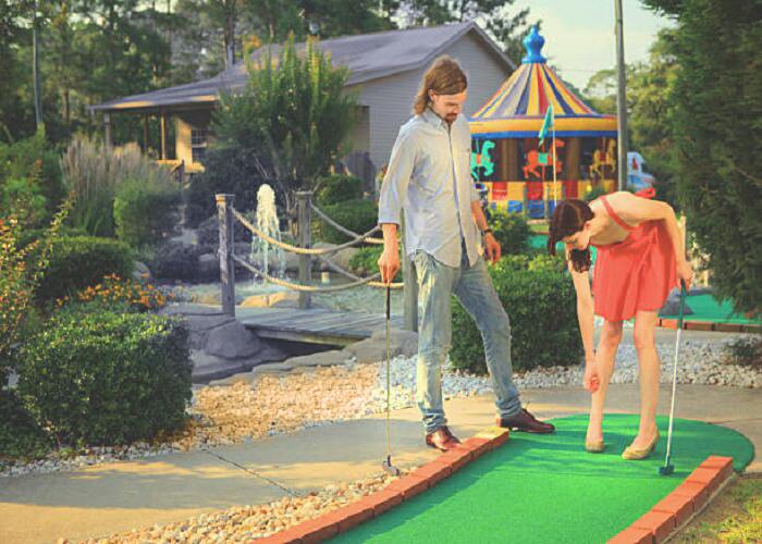 How long does it take to play miniature golf